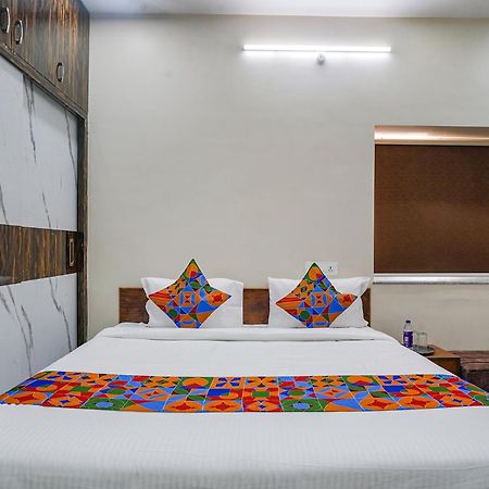 Fabhotel Perams Grand Inn - Hitech City Hyderabad Bagian luar foto