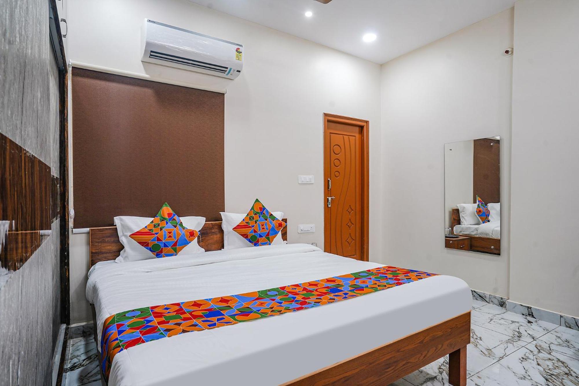 Fabhotel Perams Grand Inn - Hitech City Hyderabad Bagian luar foto