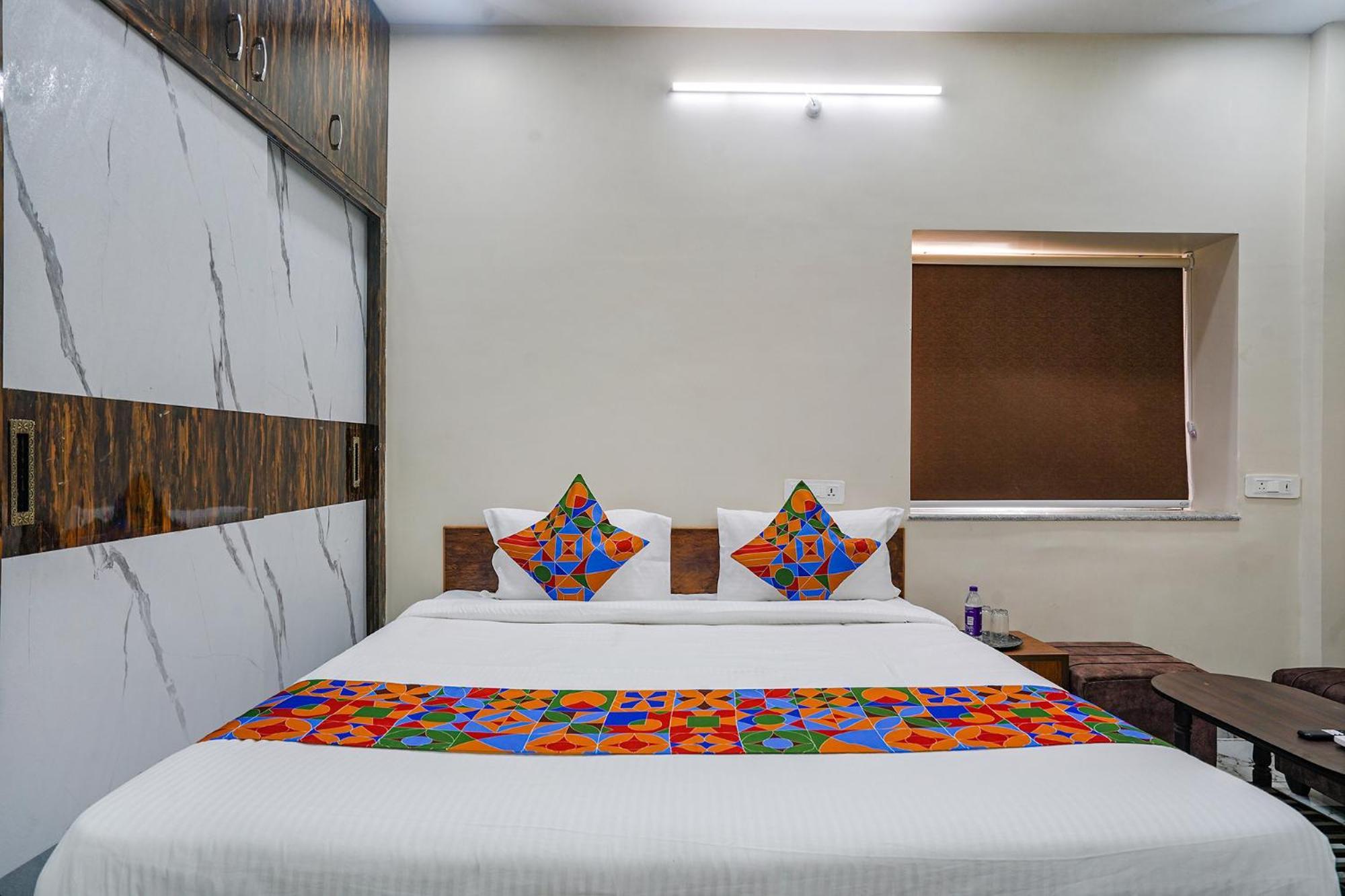 Fabhotel Perams Grand Inn - Hitech City Hyderabad Bagian luar foto