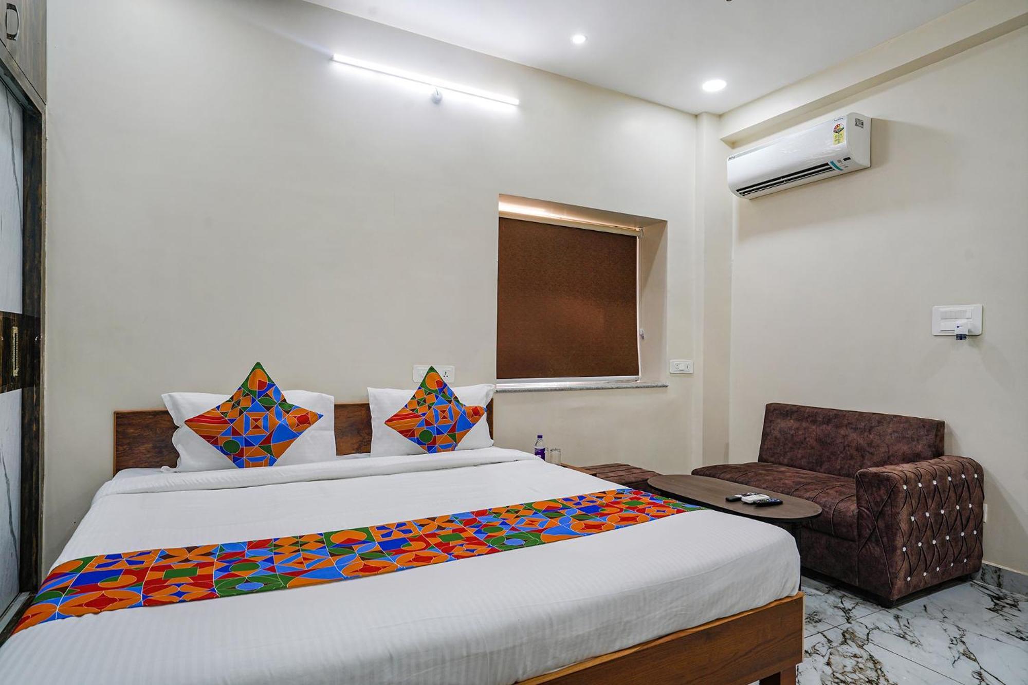 Fabhotel Perams Grand Inn - Hitech City Hyderabad Bagian luar foto