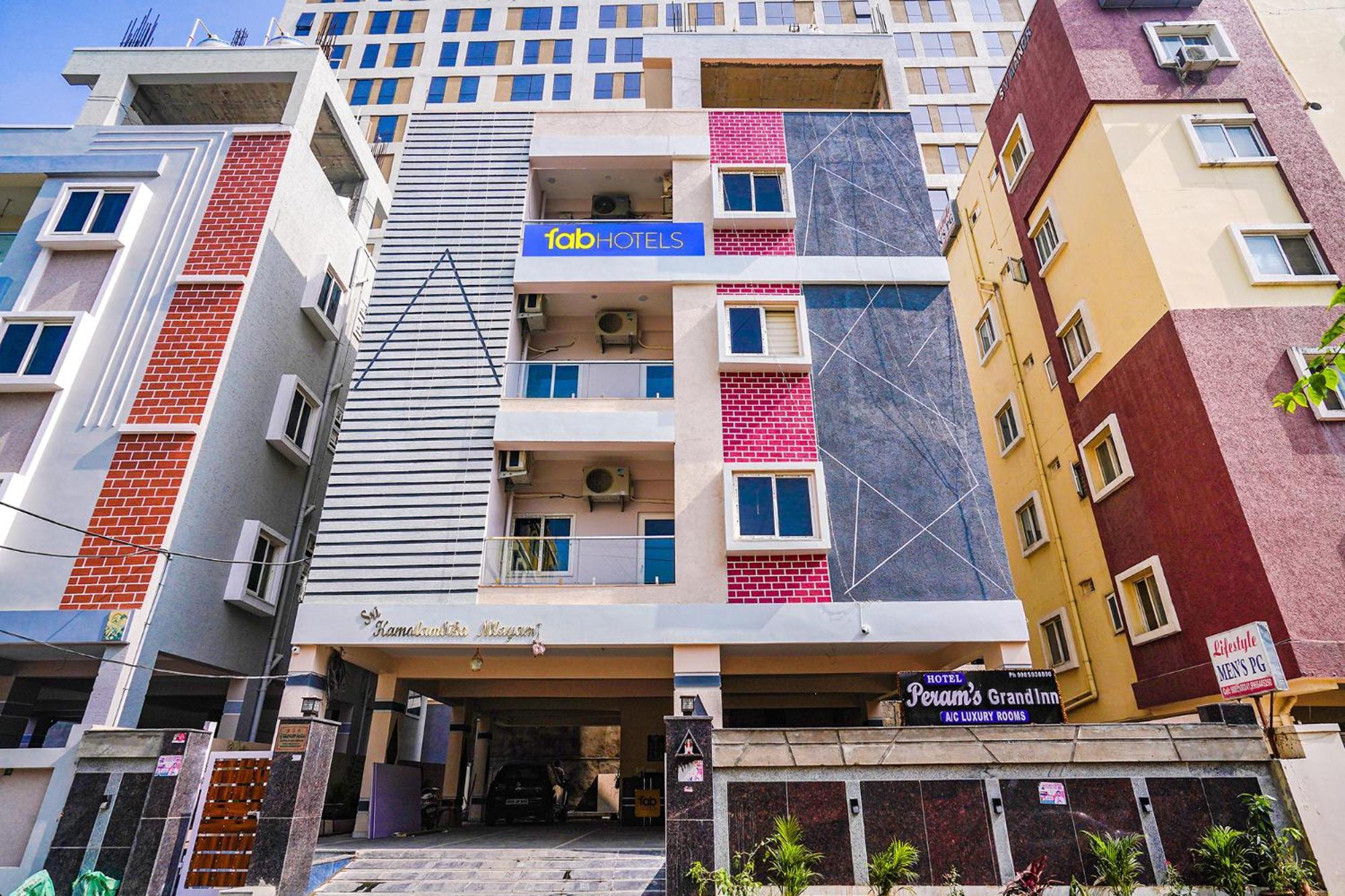 Fabhotel Perams Grand Inn - Hitech City Hyderabad Bagian luar foto