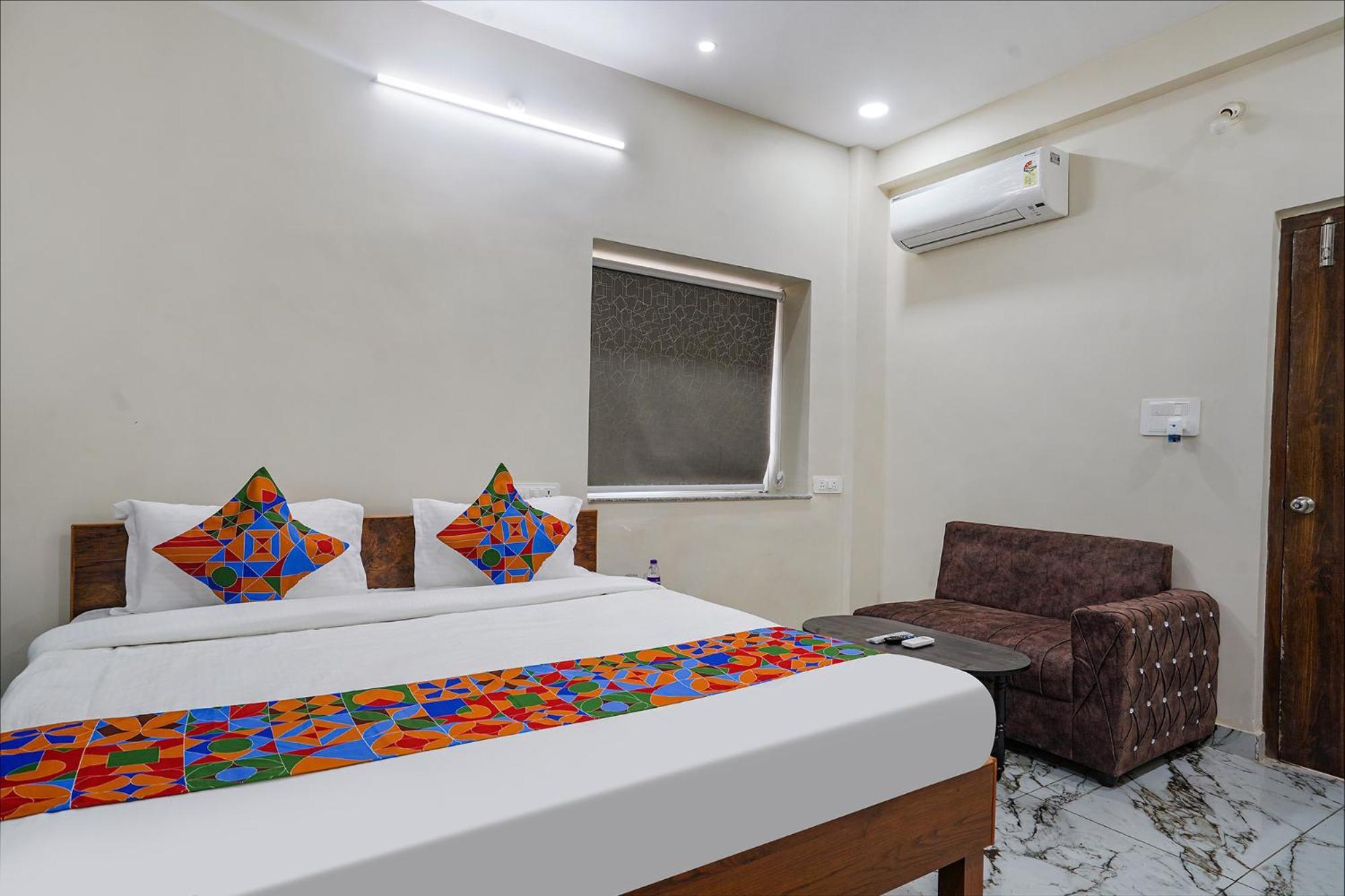 Fabhotel Perams Grand Inn - Hitech City Hyderabad Bagian luar foto