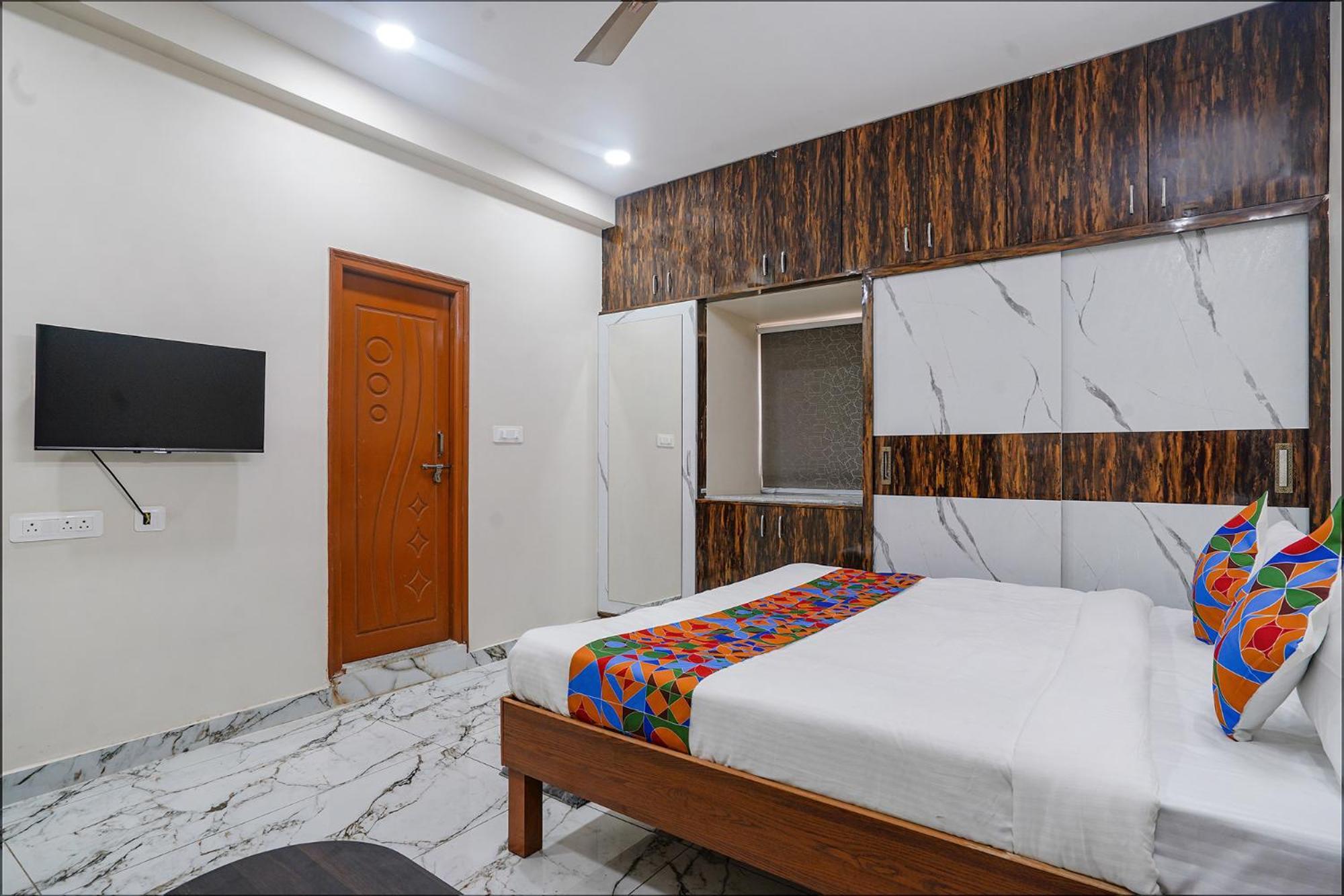 Fabhotel Perams Grand Inn - Hitech City Hyderabad Bagian luar foto