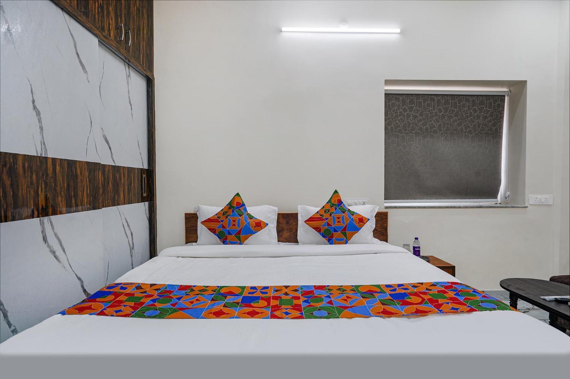 Fabhotel Perams Grand Inn - Hitech City Hyderabad Bagian luar foto